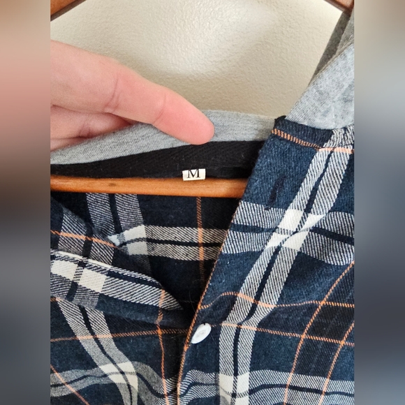 Contrast Plaid Button Up Hoodie Shirt From AMAZON Unisex - Picture 4 of 6